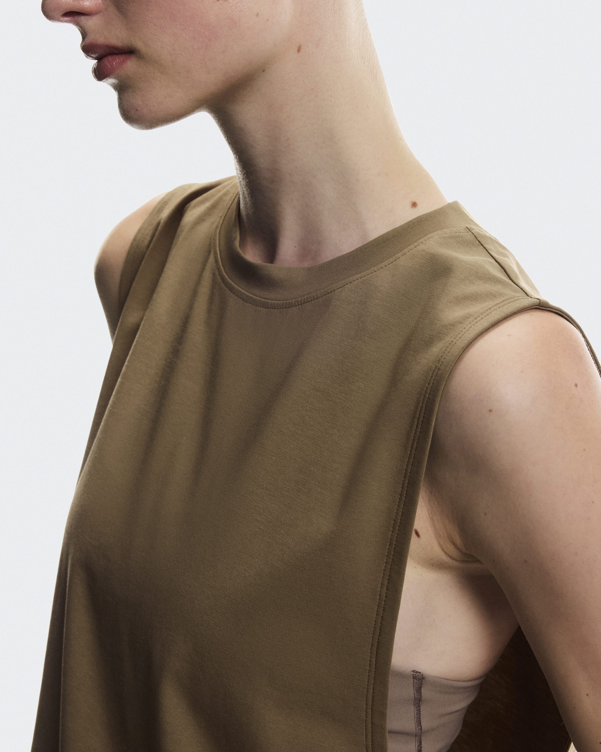 Women's Focus Crop - Image 5