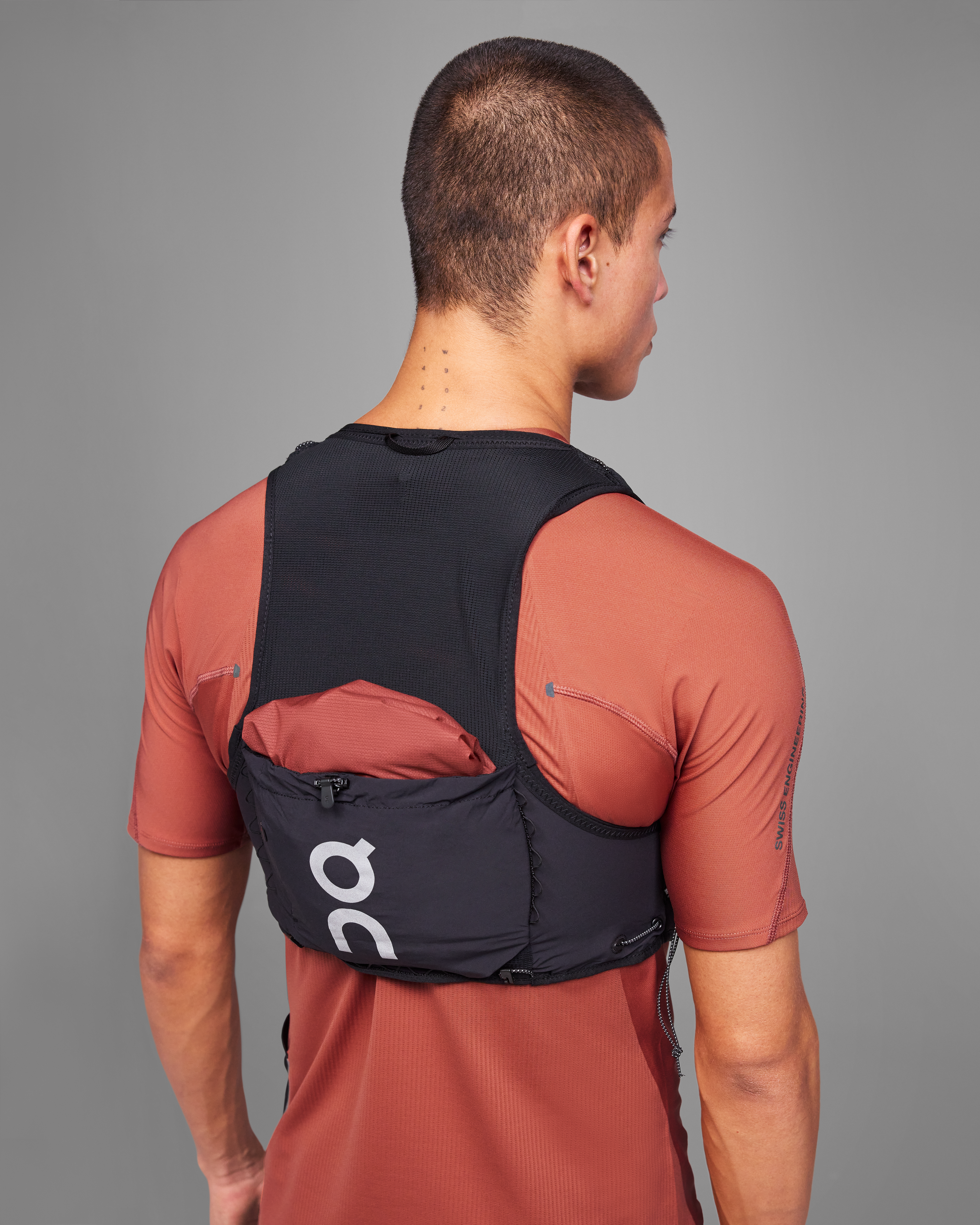 Ultra Vest 10L - Image 5