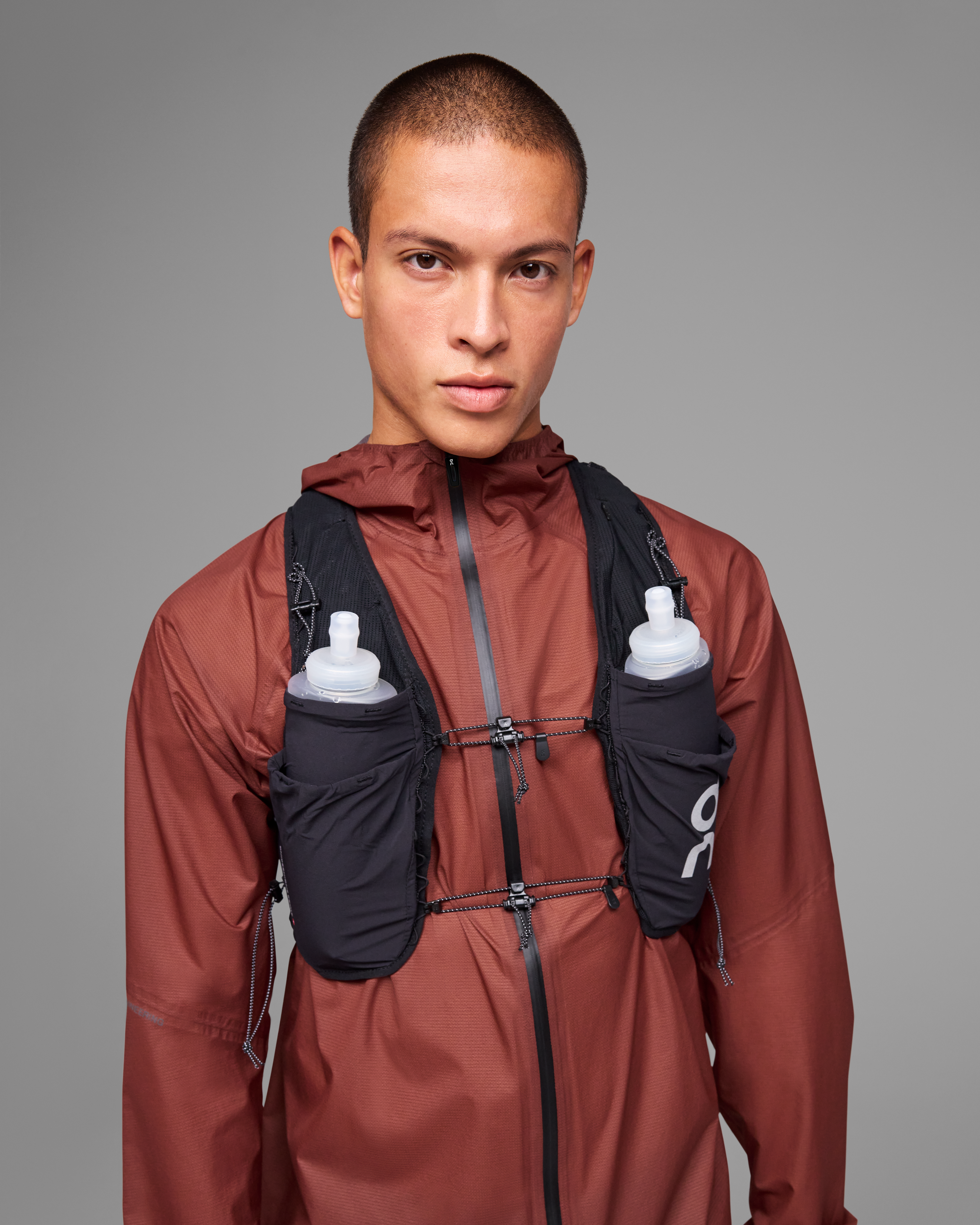 Ultra Vest 10L - Image 3