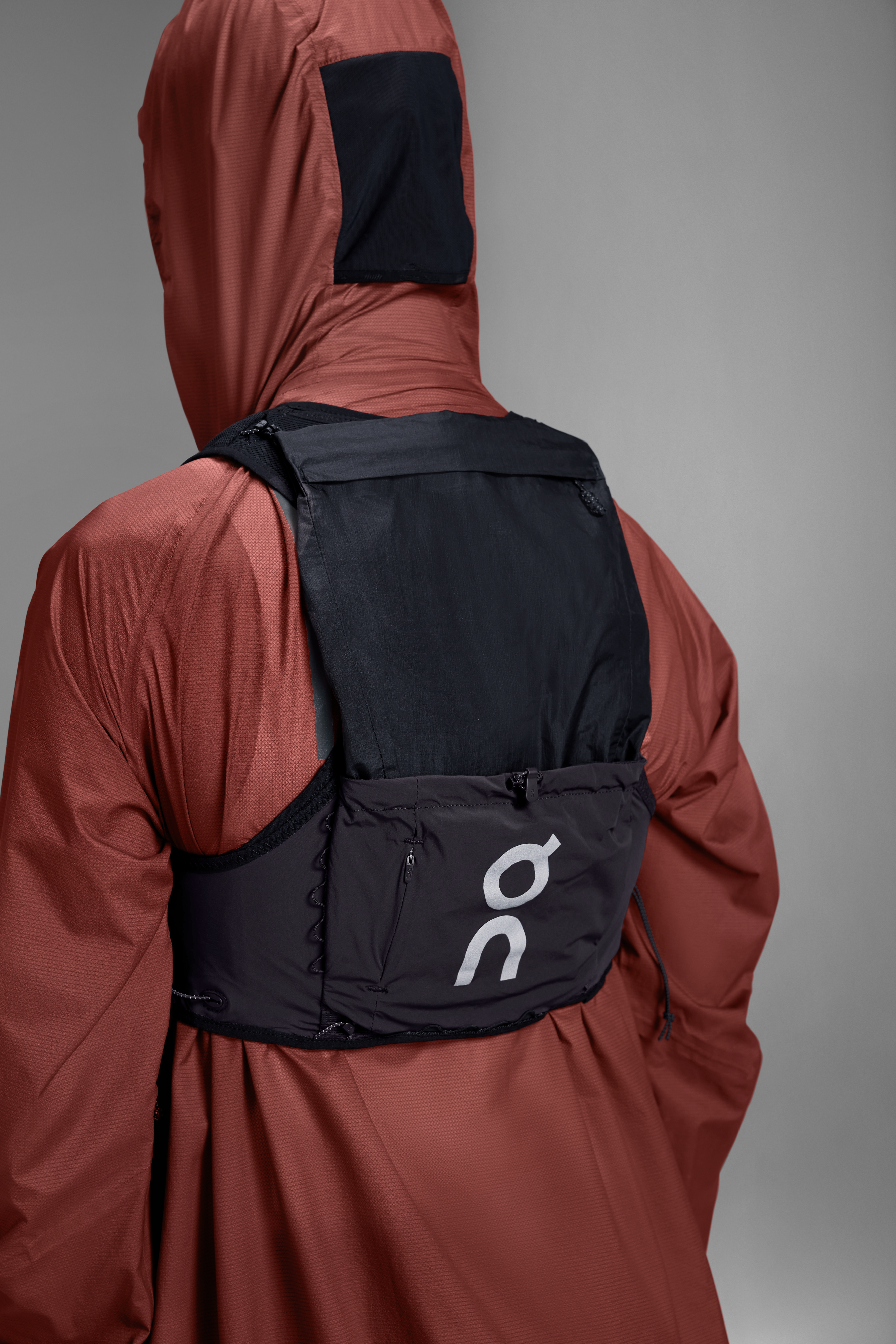 Ultra Vest 10L - Image 4
